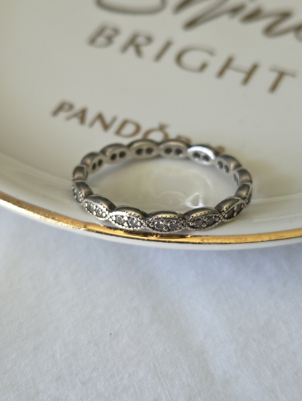Pandora Sparkling Leaves Stackable Ring Size 9/ 60